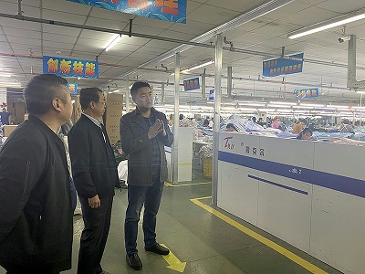 安徽省經(jīng)理人聯(lián)合會(huì)高級(jí)顧問(wèn)李磊一行來(lái)星星調(diào)研