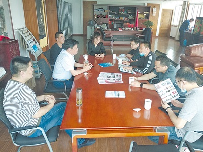 解放軍海裝上海局和陸軍南京軍事代表局的兩局駐合肥地區(qū)軍事代表室一行來到安徽星星集團考察調(diào)研-1